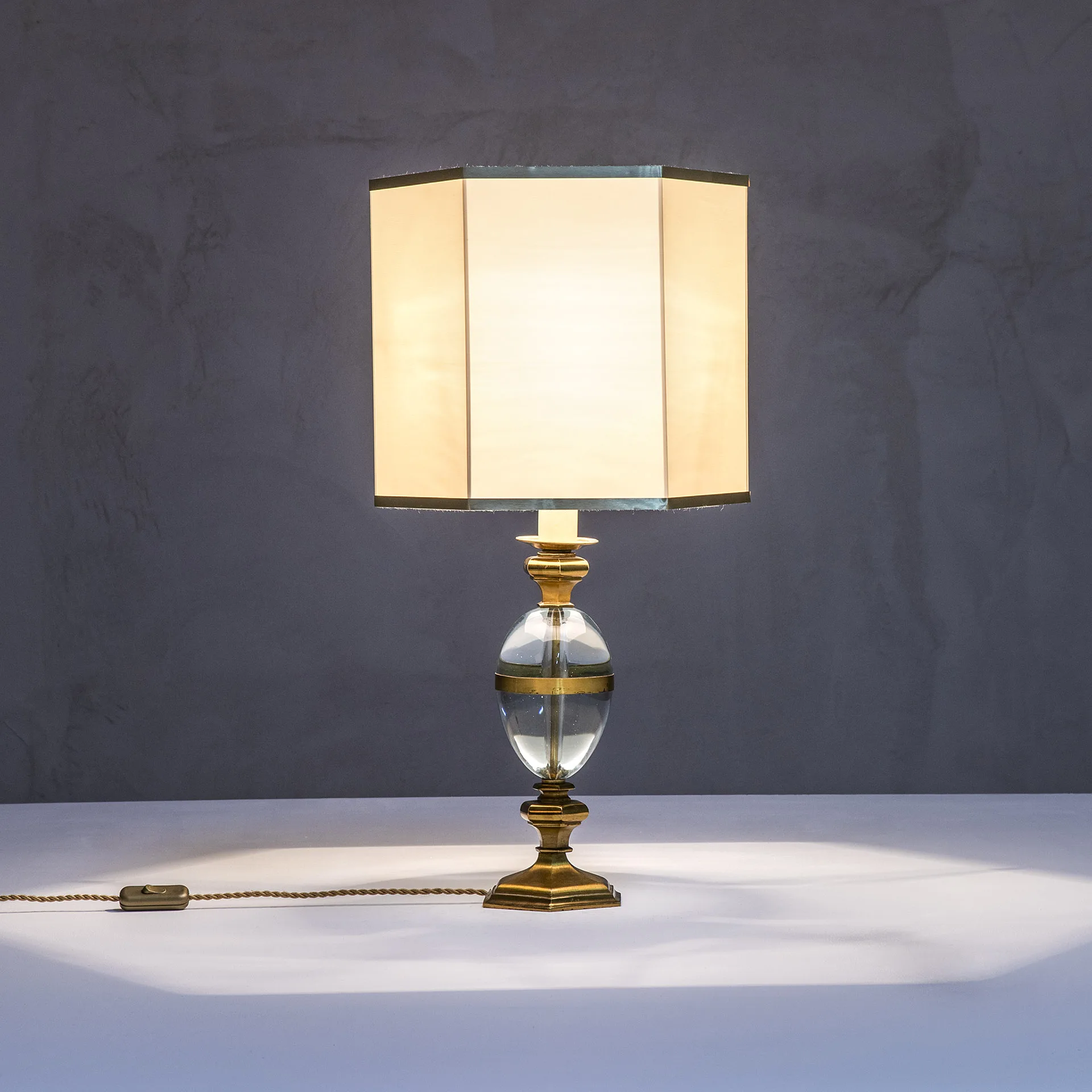 VENDUTO - Lampada da tavolo di Gabriella Crespi in ottone e vetro