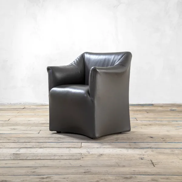 Poltrona 684 "Piccola tentazione" di Mario Bellini per Cassina