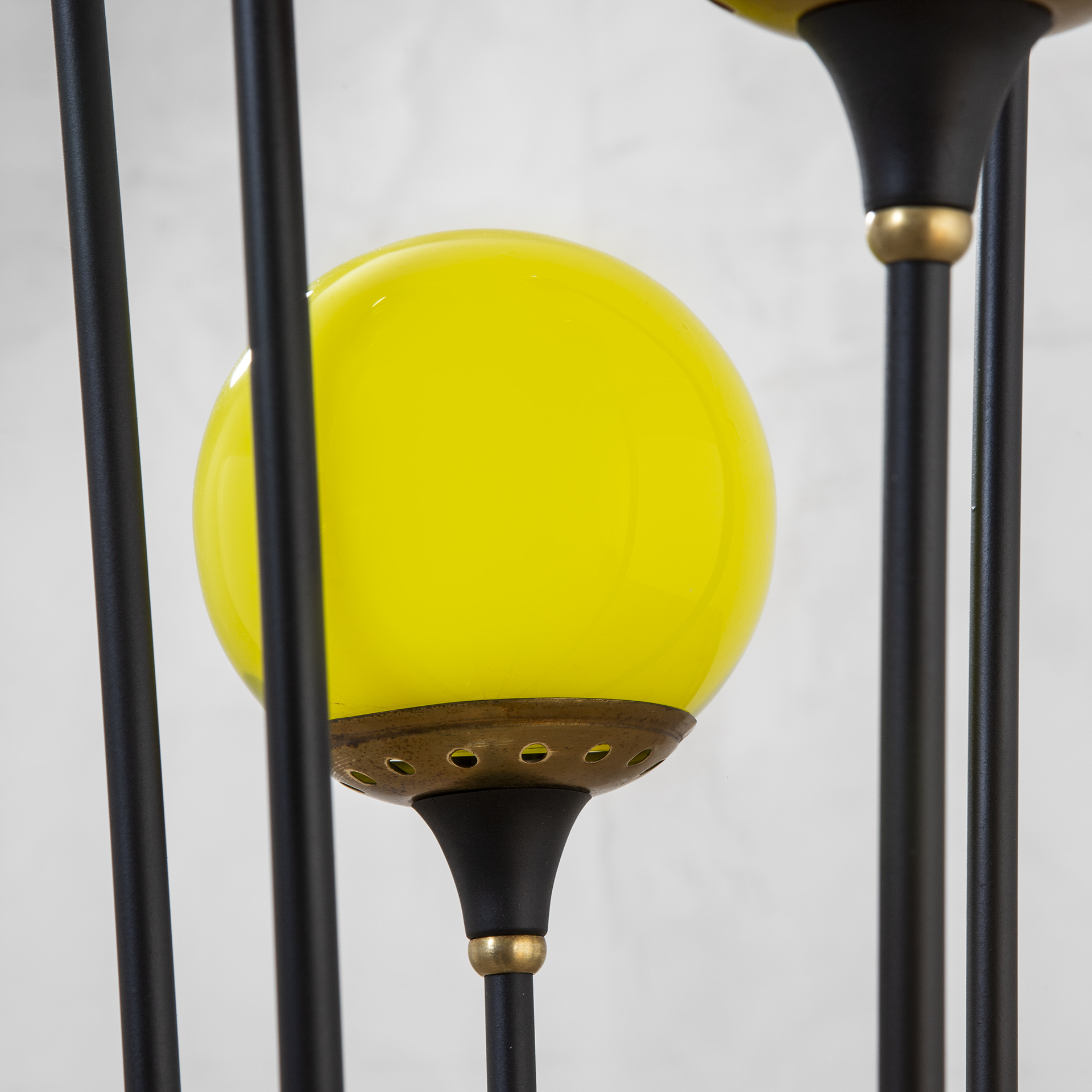 Lampada da terra Stilnovo modello Alberello con diffusori in vetro colorato