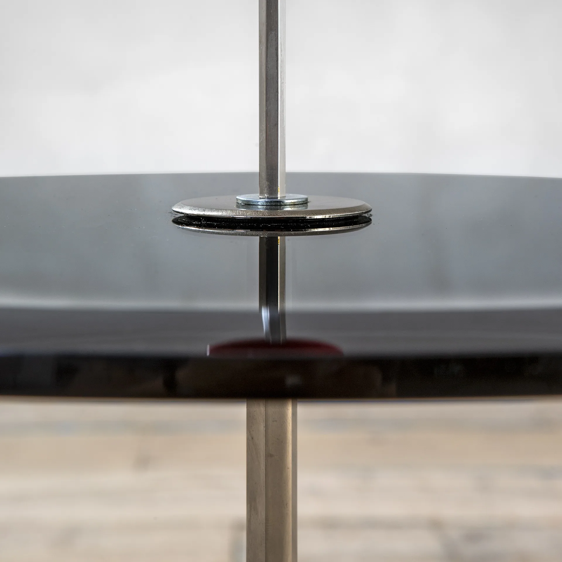 Tavolo basso modello Orio di Pierluigi Cerri per Fontana Arte - vetro grigio