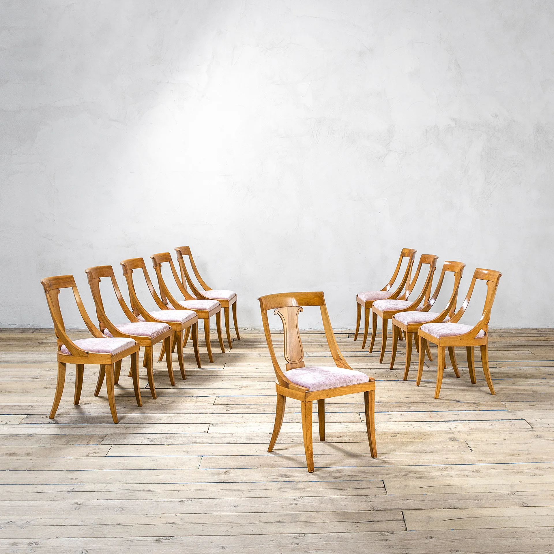 VENDUTO - Set di dieci sedie BBPR in legno e tessuto