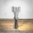 Lampada da terra scultorea in metallo cromato di Francois Monnet