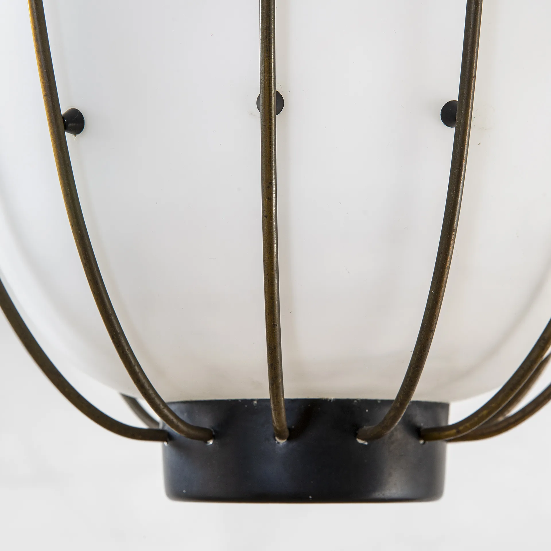 Lampada a parete di Stilnovo con braccio estensibile in ottone e metallo  laccato