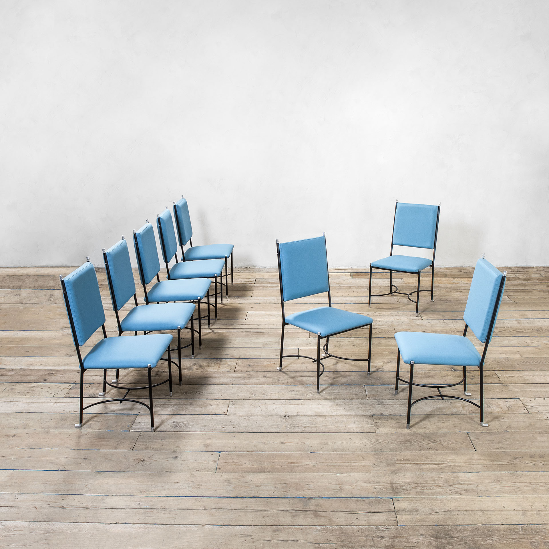 Set di 8 sedie con struttura in metallo e rivestimento in tessuto azzurro di M. Blech e A. Bertrand