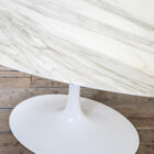Tavolo modello Tulip in marmo di Eero Saarinen per Knoll