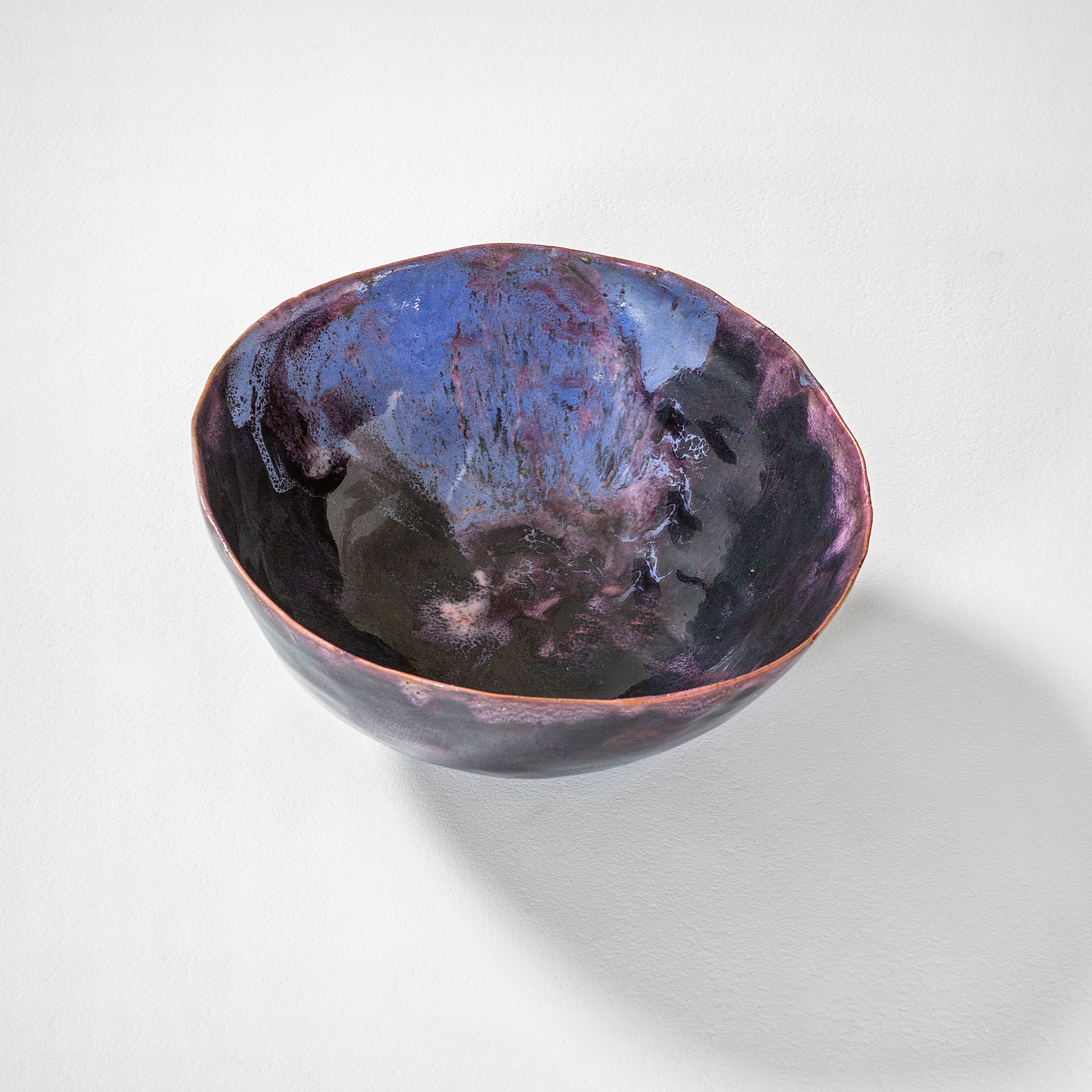Ciotola in ceramica di Fausto Melotti - viola