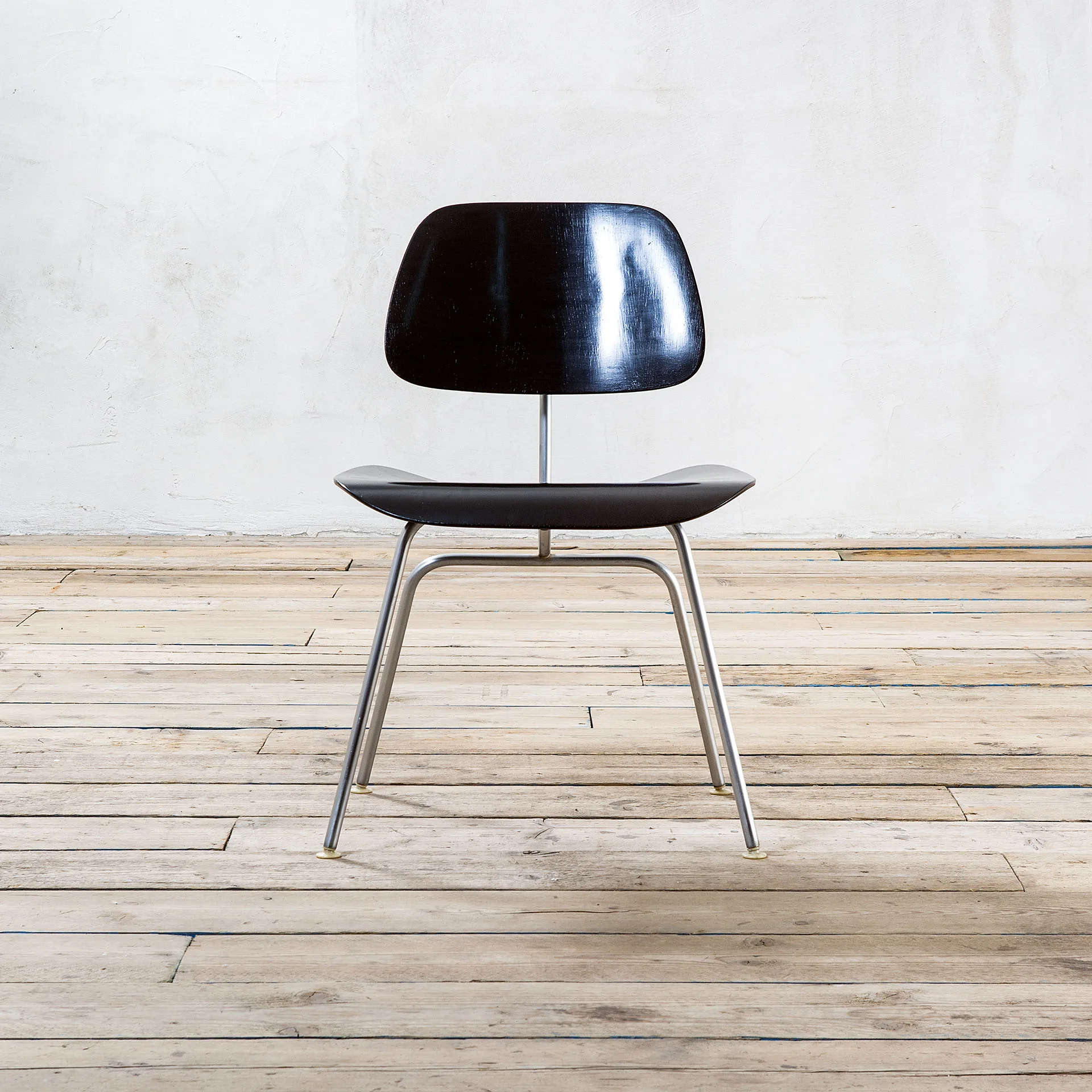 Set di 4 sedie mod. DCM nere di Charles Eames