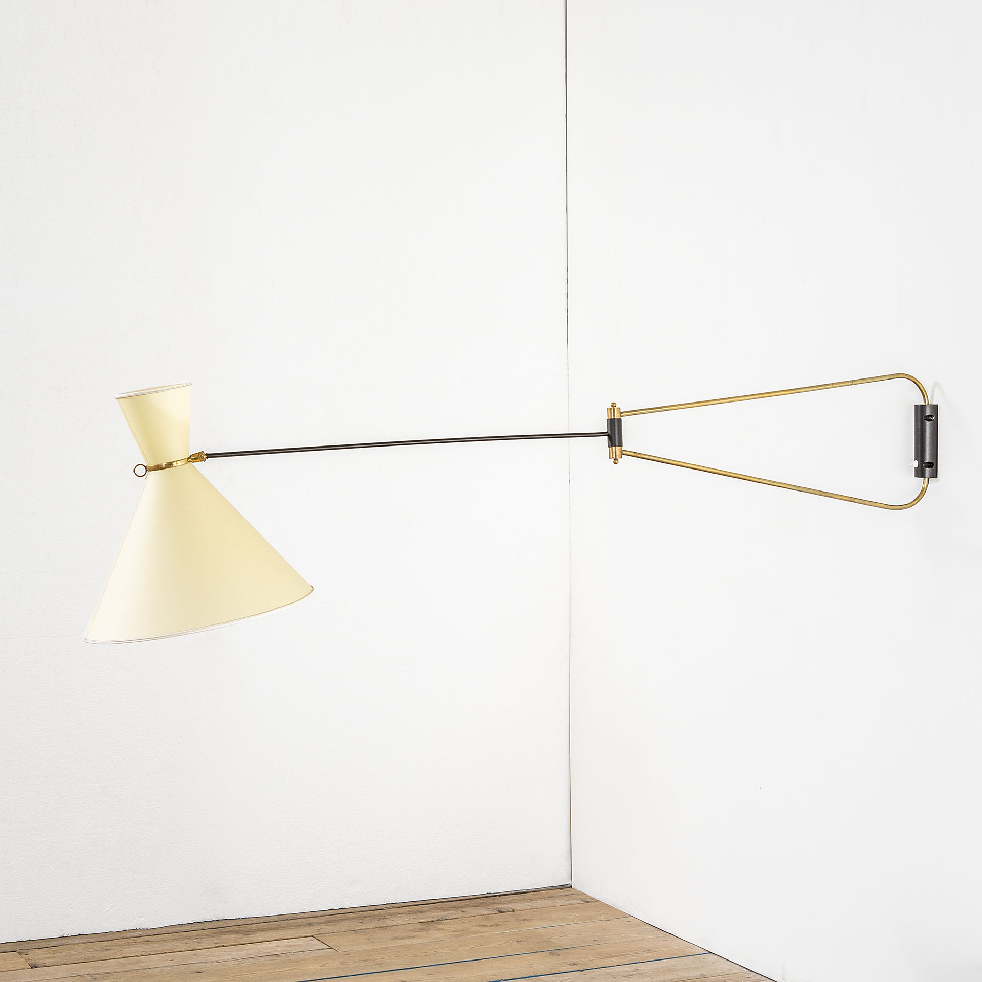 Lampada a parete orientabile ed estensibile di Robert Mathieu, anni '60