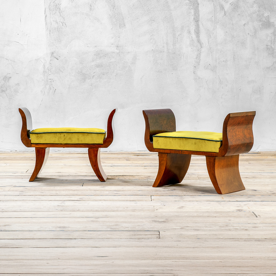Coppia di sgabelli in legno, anni '70