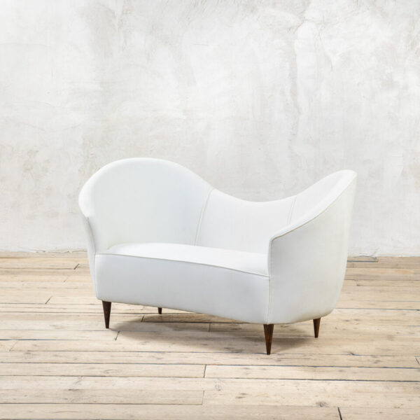 Divano bianco di Gio Ponti per Lietti