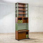 Mobile della serie "Mobili a Torre" di Ettore Sottsass