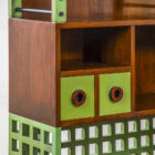 Mobile della serie "Mobili a Torre" di Ettore Sottsass