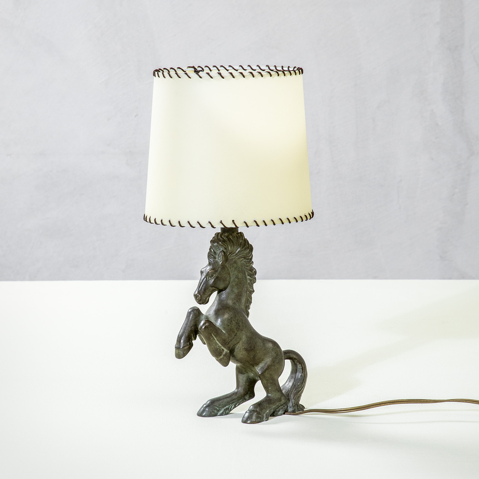 Lampada da tavolo in bronzo di Riccardo Scarpa
