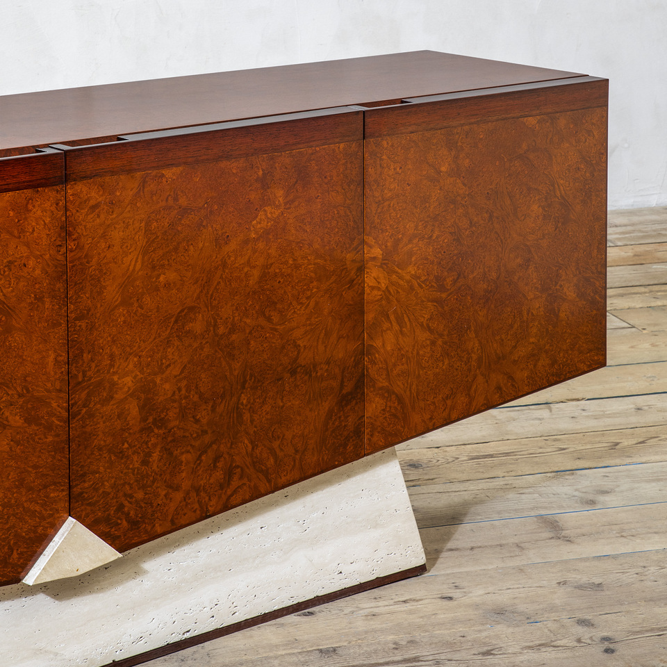 Credenza in legno e marmo di Romeo Rega