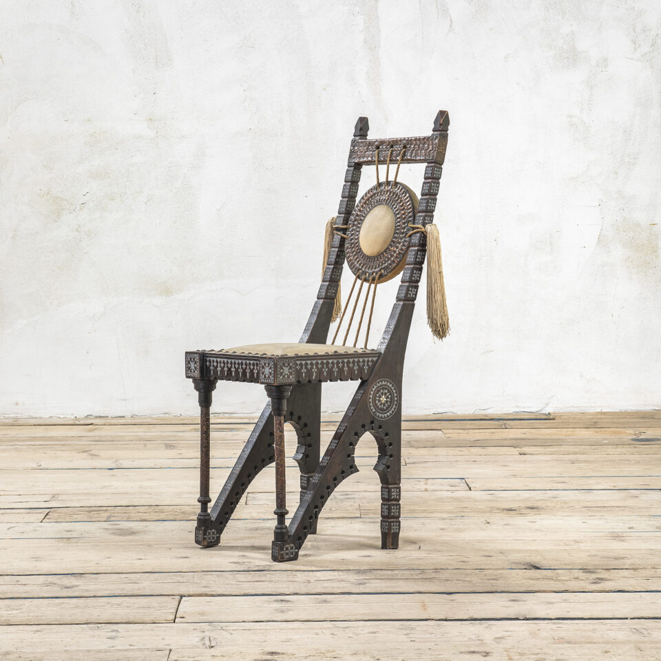 Sedia in legno di Carlo Bugatti, 1900