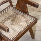 Coppia di poltrone mod. PJ-SI-29-A di Pierre Jeanneret