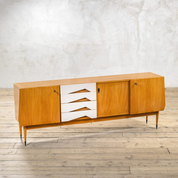 Credenza in legno di Gio Ponti per Dassi
