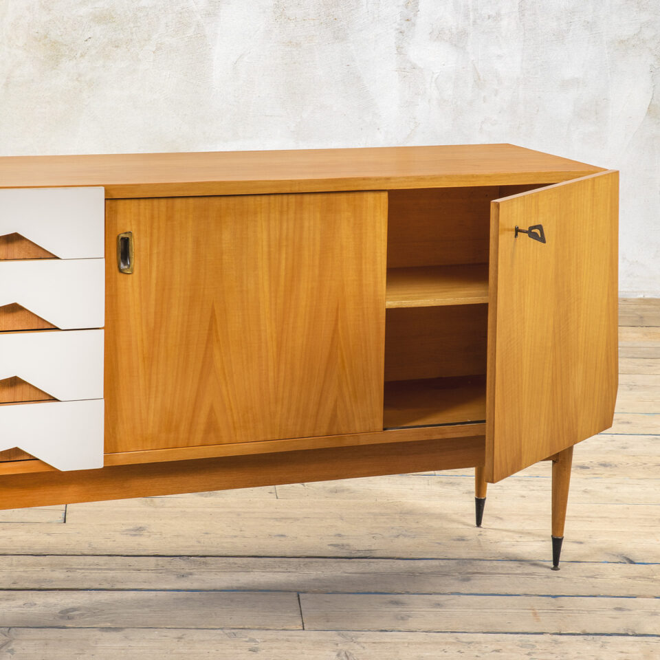 Credenza in legno di Gio Ponti per Dassi
