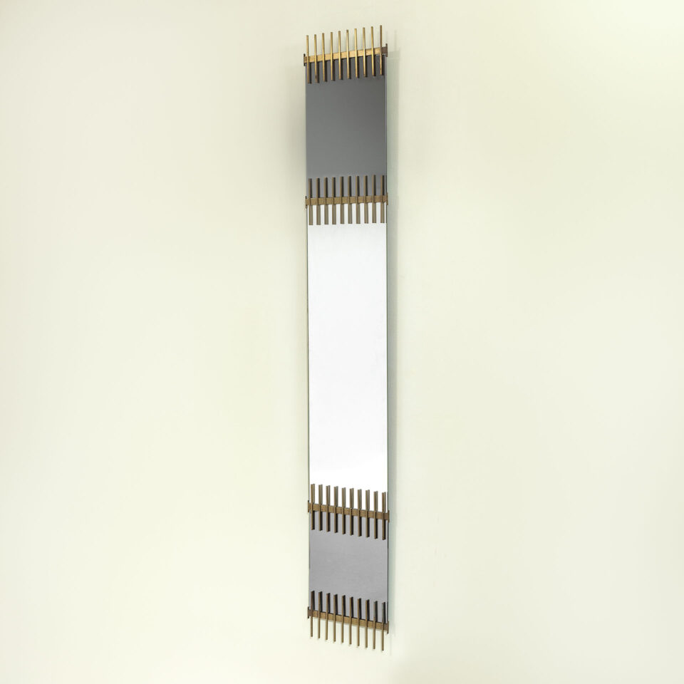Grande specchio da parete di Ettore Sottsass per Santambrogio & De Berti