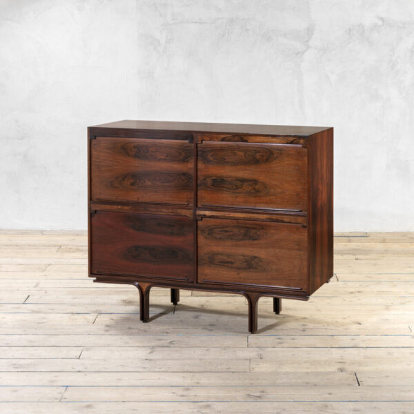 Credenza mod. 504 di Gianfranco Frattini per Bernini