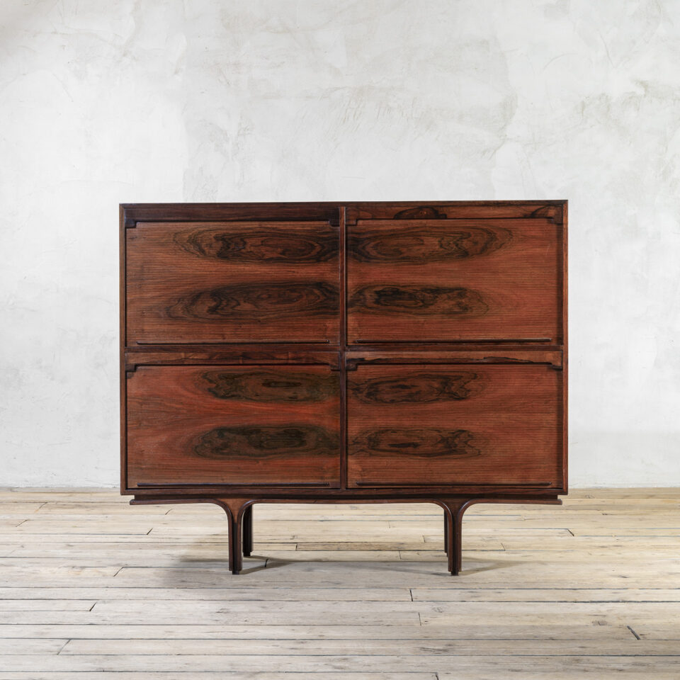 Credenza mod. 504 di Gianfranco Frattini per Bernini