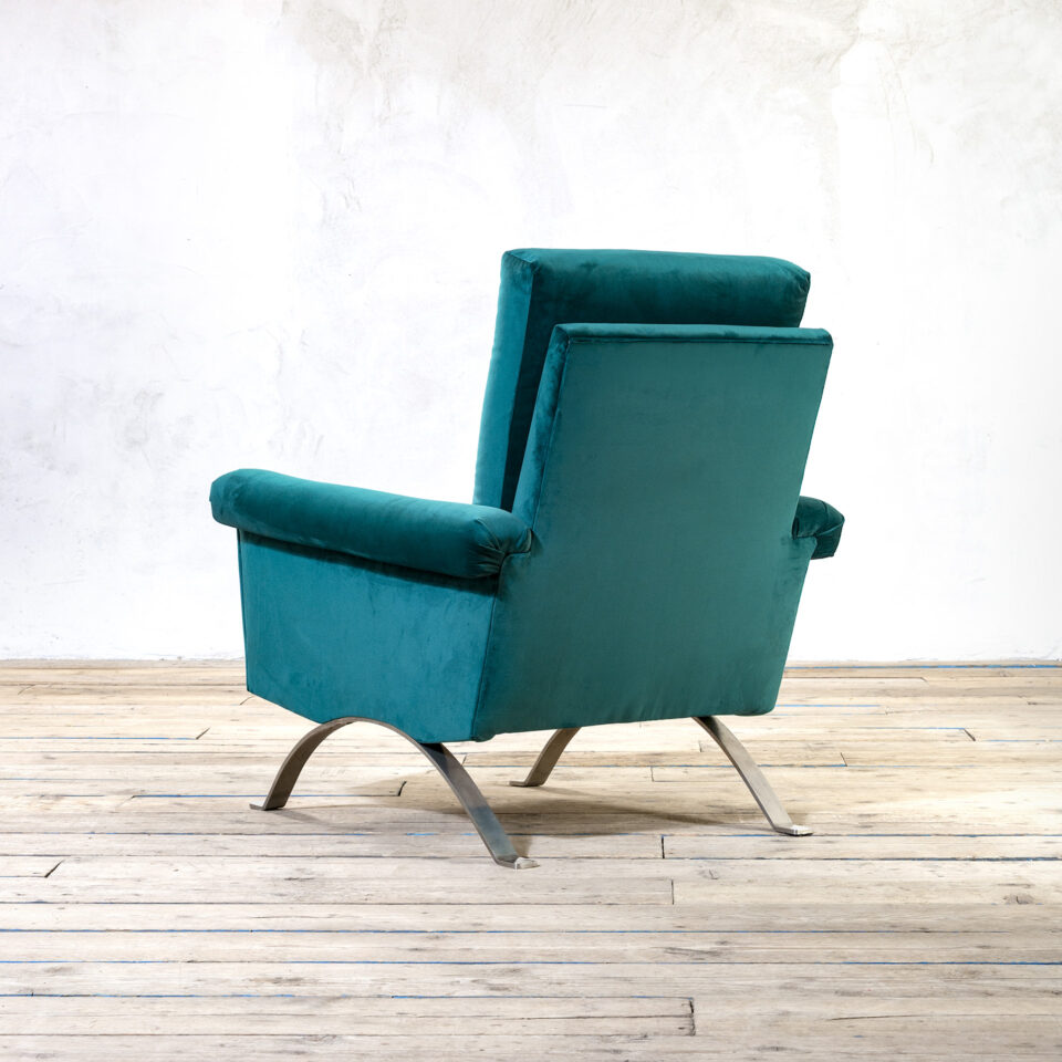 Coppia di poltrone mod. 875 di Ico Parisi per Cassina