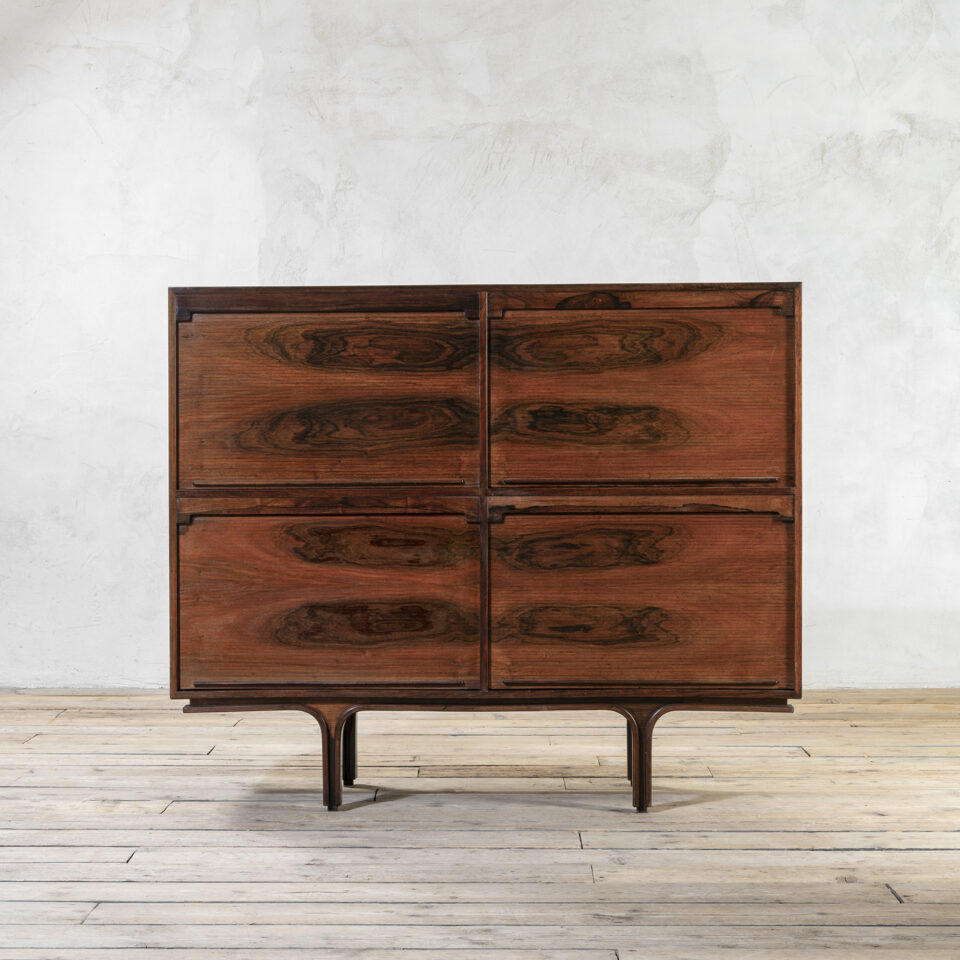 Credenza mod. 504 di Gianfranco Frattini per Bernini