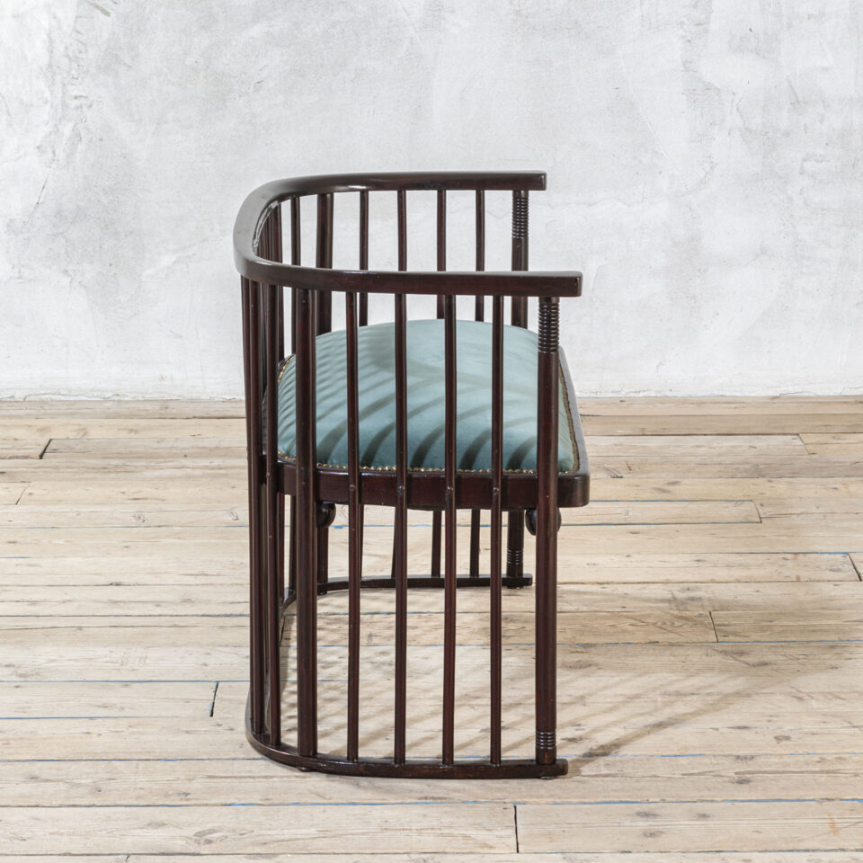 Panca in legno di Josef Hoffmann per J & J Kohn Panca in legno di Josef Hoffmann per J & J Kohn