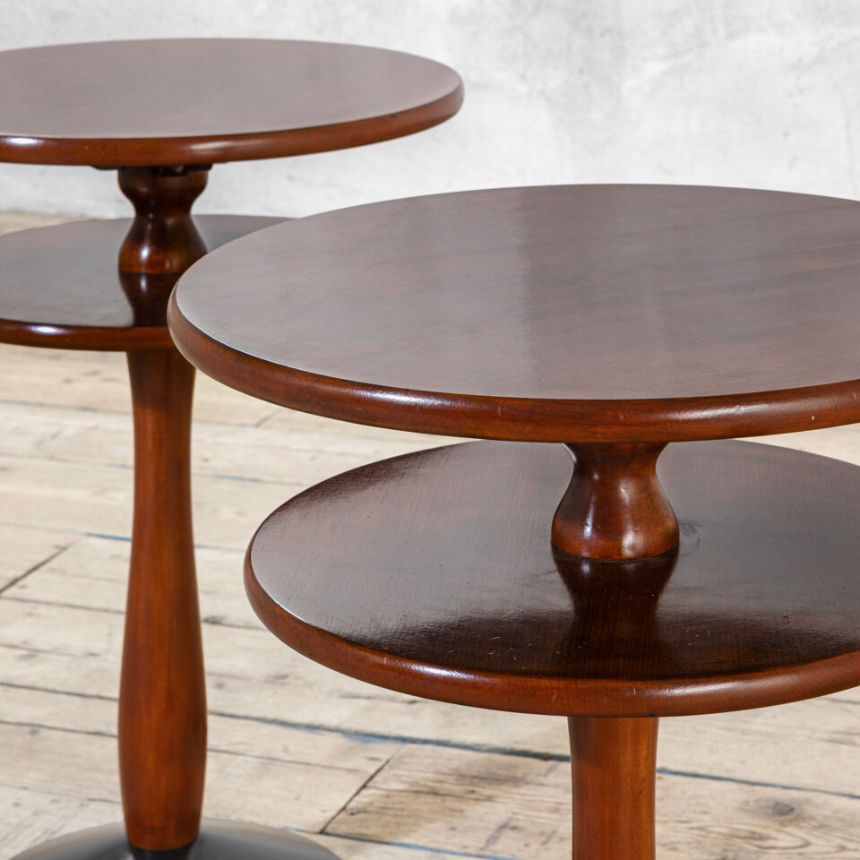 Coppia di tavolini mod. 724 di Gio Ponti per Cassina Coppia di tavolini mod. 724 di Gio Ponti per Cassina