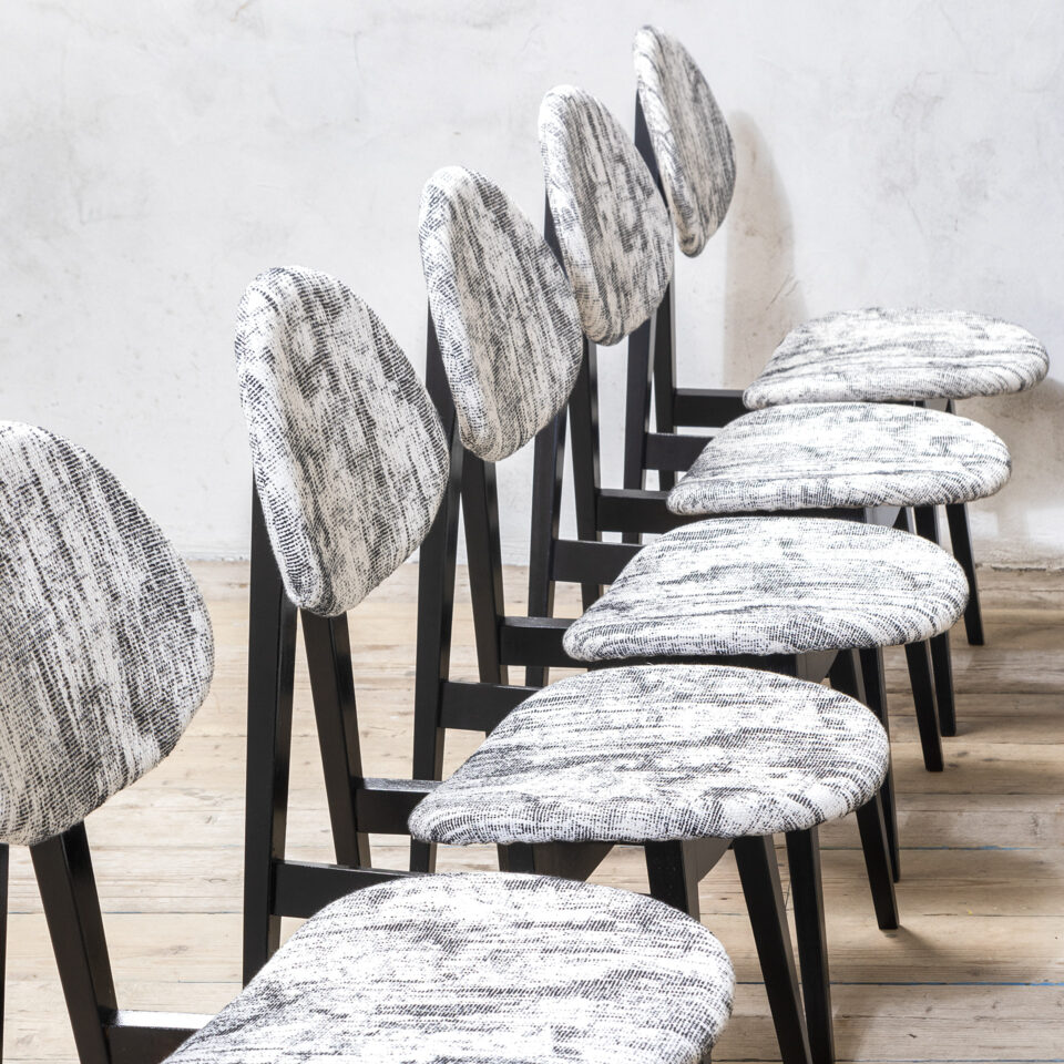 Set di 12 sedie mod. S12 di Ettore Sottsass per Poltronova