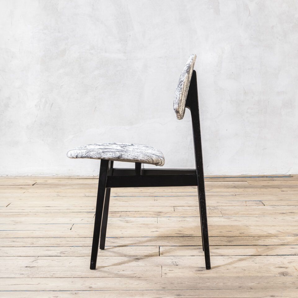 Set di 12 sedie mod. S12 di Ettore Sottsass per Poltronova Set di 12 sedie mod. S12 di Ettore Sottsass per Poltronova