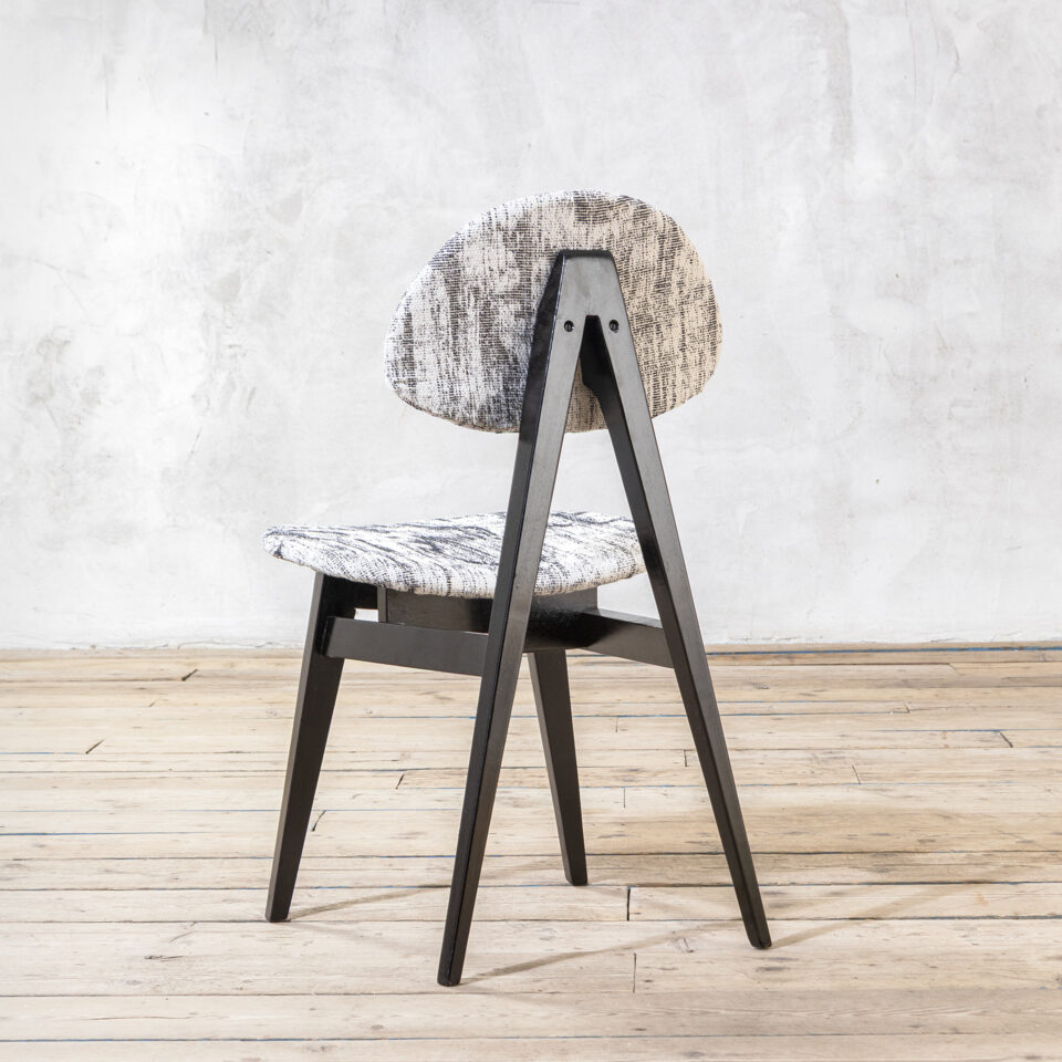 Set di 12 sedie mod. S12 di Ettore Sottsass per Poltronova Set di 12 sedie mod. S12 di Ettore Sottsass per Poltronova