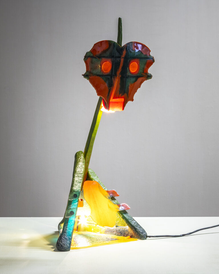 Lampada da tavolo mod. Olo di Gaetano Pesce Lampada da tavolo mod. Olo di Gaetano Pesce