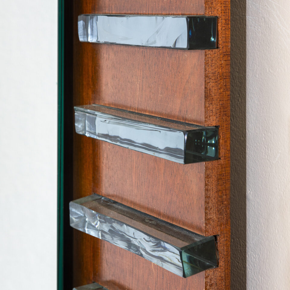 Specchio da parete mod. 2304 di Max Ingrand per Fontana Arte Specchio da parete mod. 2304 di Max Ingrand per Fontana Arte