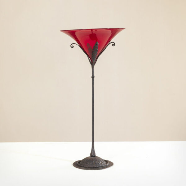 Vaso in vetro con piedistallo in ferro di Umberto Bellotto