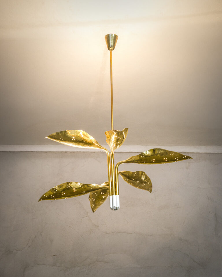 Lampada a sospensione mod. 12369 di Angelo Lelii per Arredoluce Lampada a sospensione mod. 12369 di Angelo Lelii per Arredoluce