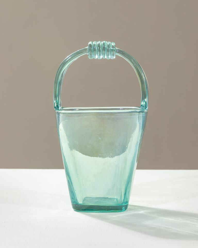 Raro vaso con manico di Flavio Poli per Seguso Vetri d'Arte Raro vaso con manico di Flavio Poli per Seguso Vetri d'Arte