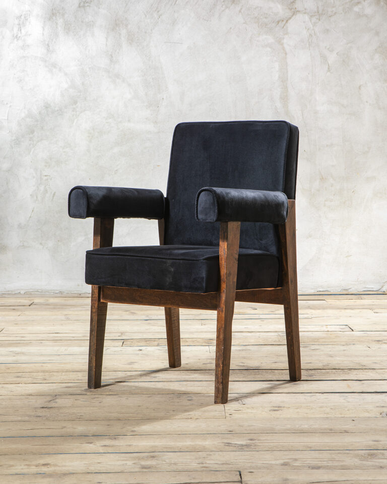 Coppia di poltrone mod. Advocate di Pierre Jeanneret